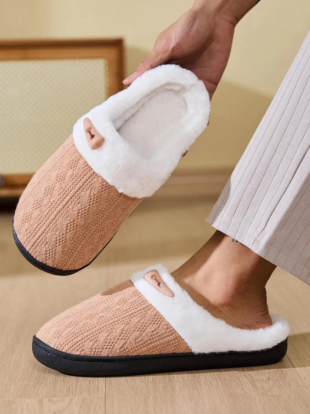 Pantuflas planas peludas con hebilla de cuerno acogedor