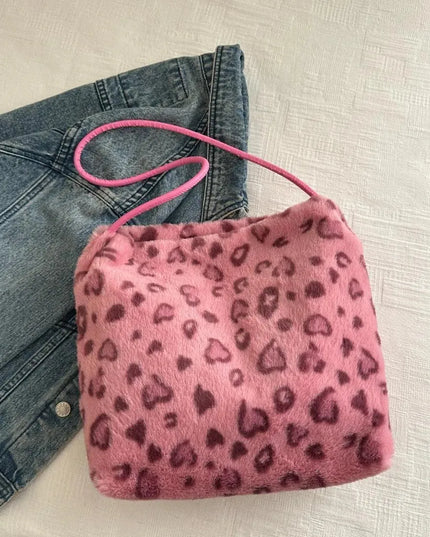 Bolso bandolera de felpa con estampado salvaje