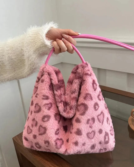 Bolso bandolera de felpa con estampado salvaje