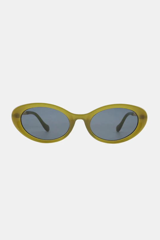 UV400 Cat-Eye Sunglasses with Polycarbonate Frame and Case