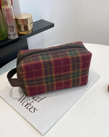 Contrast Plaid Clutch with Zipper