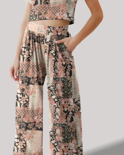 FAM-FAM Stylish Printed Two-Piece Top and Pants Set with Short Sleeves