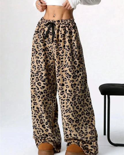 Pantalones anchos de felpa con estampado de leopardo