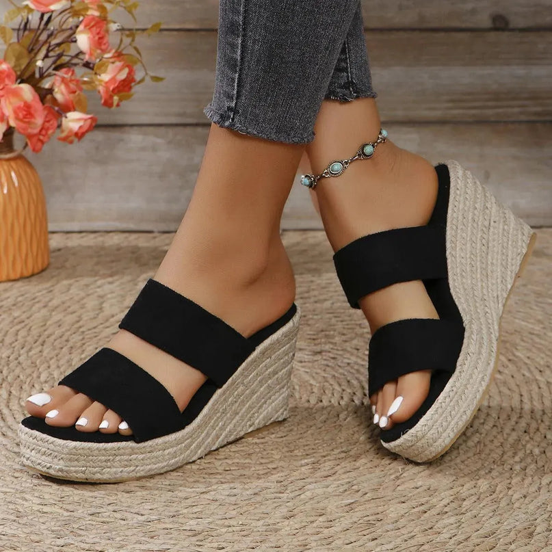 Sandalias elegantes de cuña de ante con punta abierta