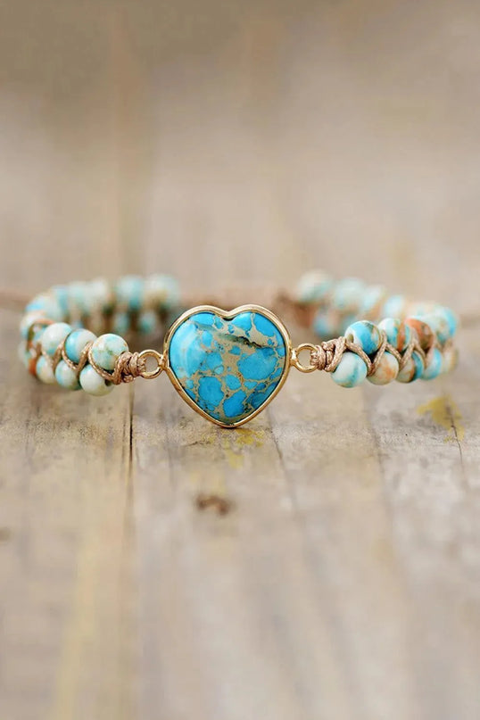 Pulsera artesanal de piedra natural en forma de corazón