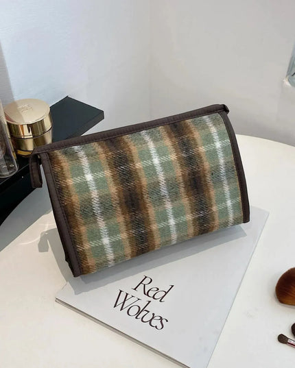 Contrast Plaid Clutch with Zipper