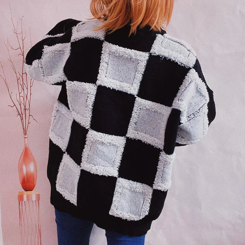 Checkered Round Neck Long Sleeve Sweater - ShopEasier