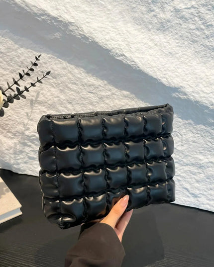 Bolso de mano con cremallera y acolchado a cuadros