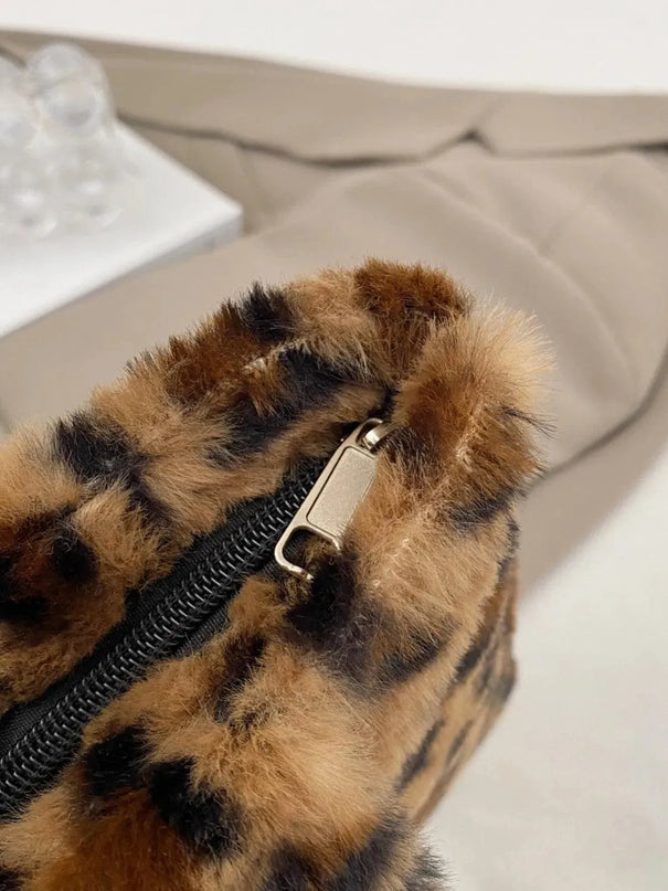 Bolso de mano con cremallera y estampado de leopardo