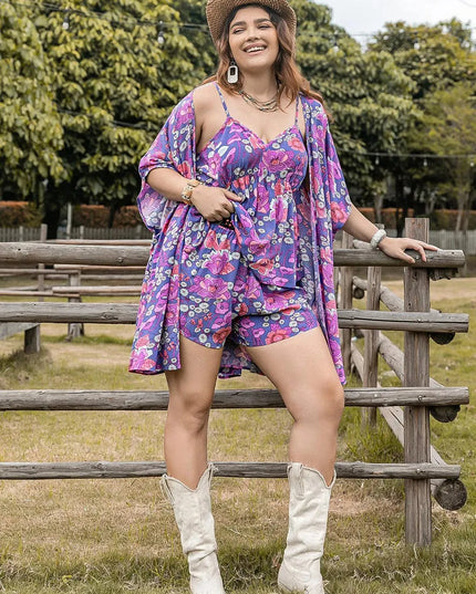 Conjunto elegante de 3 piezas con camisola estampada, vestido playero abierto al frente y pantalones cortos en talla grande