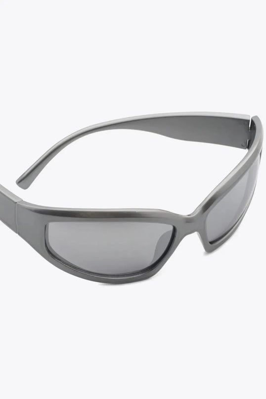 Stylish UV400 Cat-Eye Sunglasses with Polycarbonate Frame