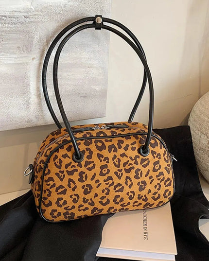 Bolso de hombro mediano de ante con estampado de leopardo