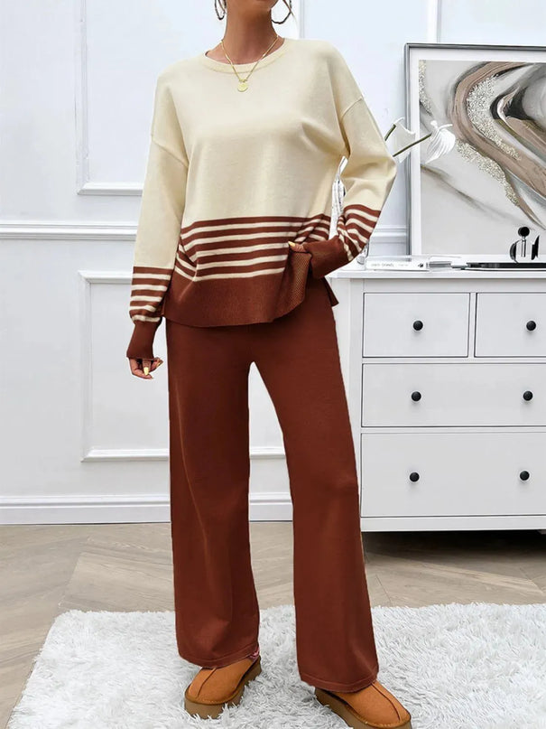 Conjunto elegante de top y pantalón de punto a rayas con aberturas