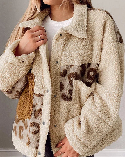 Chaqueta Sherpa con estampado de leopardo, cuello con solapa y bolsillos