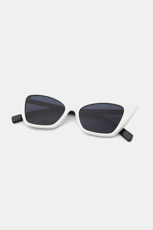 Chic Cat Eye Sunglasses with Acetate Lenses