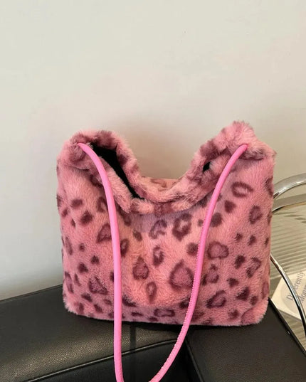 Bolso bandolera de felpa con estampado salvaje