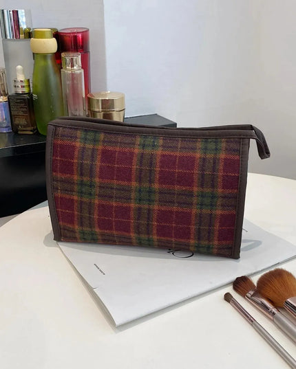 Contrast Plaid Clutch with Zipper