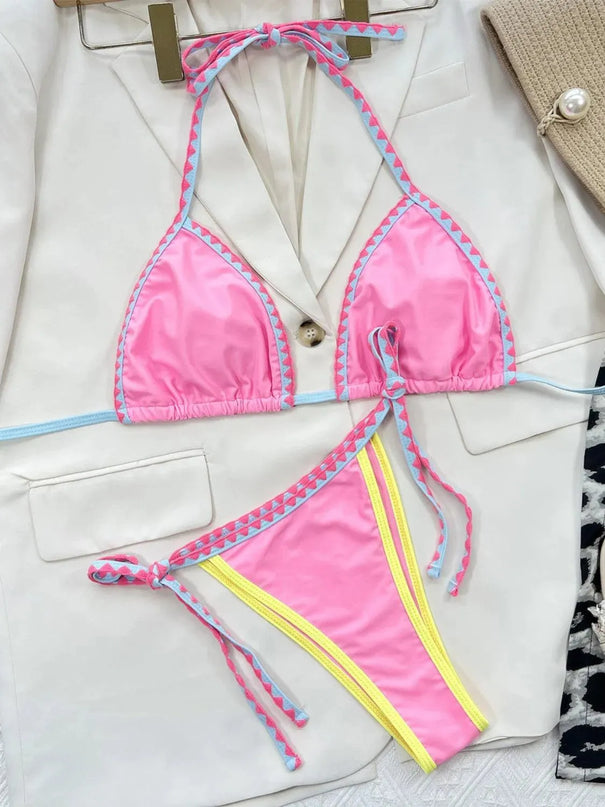 Conjunto de bikini con cuello halter y ribete en contraste