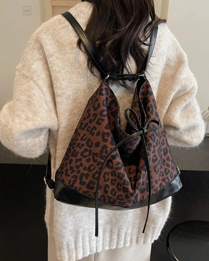 Bolso bandolera versátil con estampado de leopardo