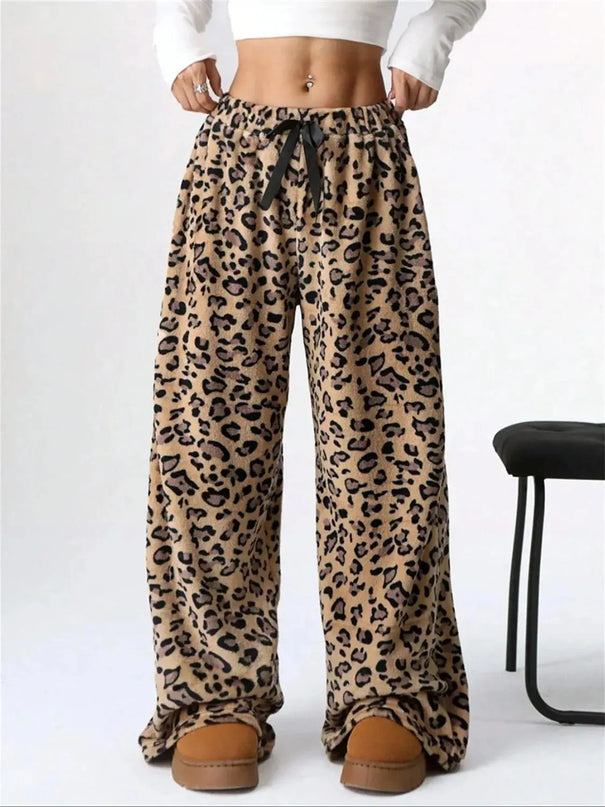 Pantalones anchos de felpa con estampado de leopardo