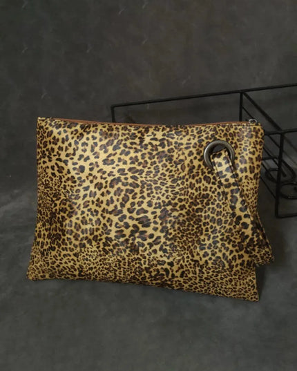 Cartera de piel sintética con diseño de leopardo