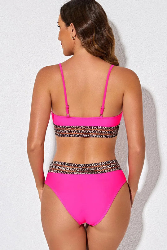 Conjunto de bikini con estampado de leopardo en contraste