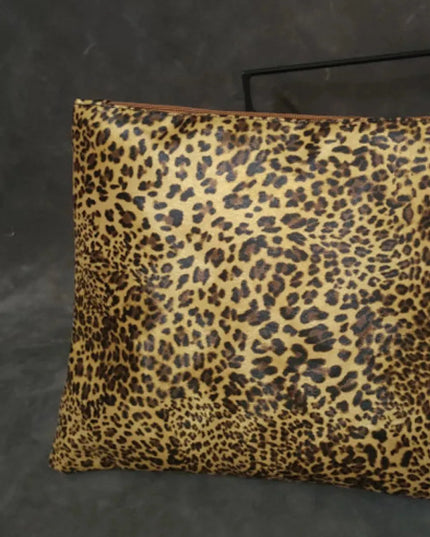 Cartera de piel sintética con diseño de leopardo