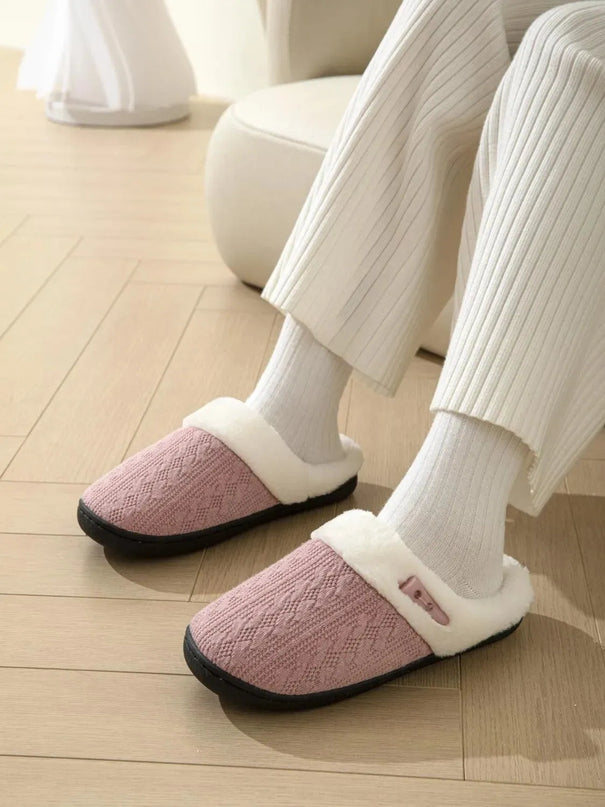 Pantuflas planas peludas con hebilla de cuerno acogedor