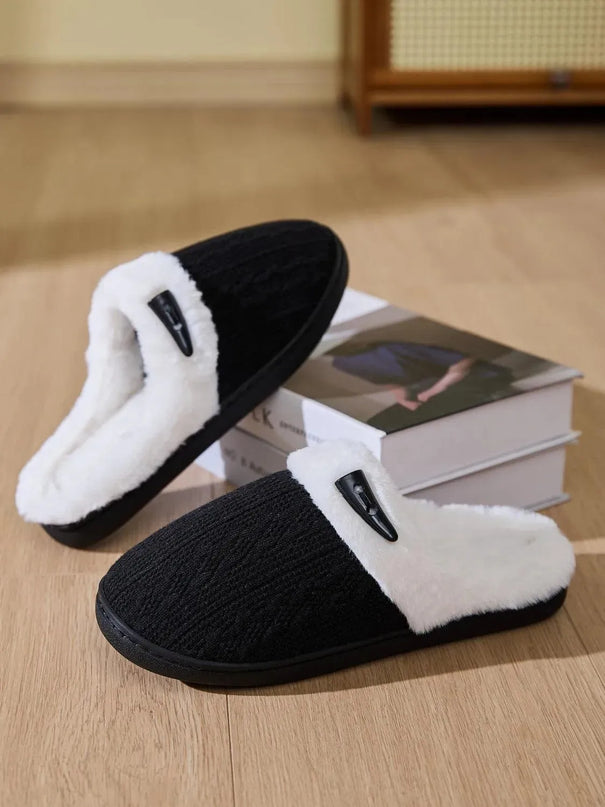 Pantuflas planas peludas con hebilla de cuerno acogedor