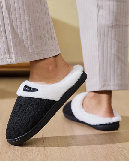 Pantuflas planas peludas con hebilla de cuerno acogedor