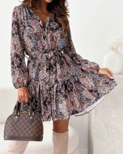 Vestido de manga larga con estampado floral y dobladillo con volantes