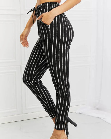 Cozy Striped Joggers with Pockets and Drawstring