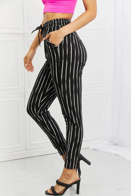 Cozy Striped Joggers with Pockets and Drawstring