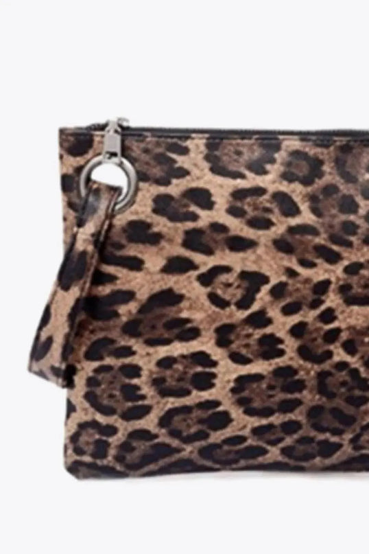 Cartera de piel sintética con diseño de leopardo