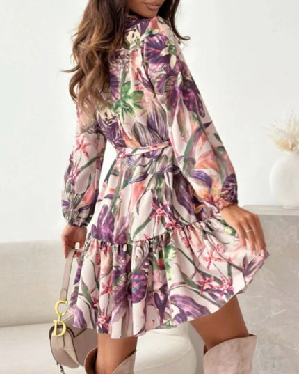 Vestido de manga larga con estampado floral y dobladillo con volantes