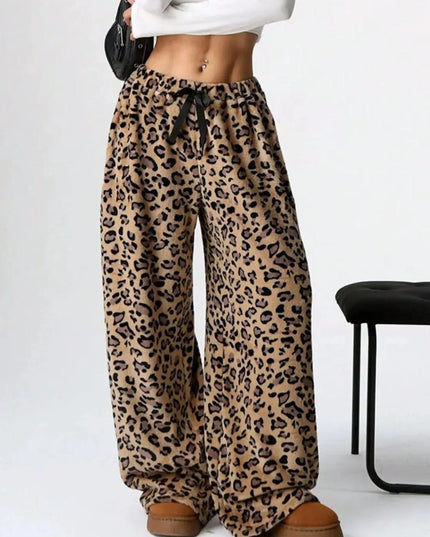 Pantalones anchos de felpa con estampado de leopardo