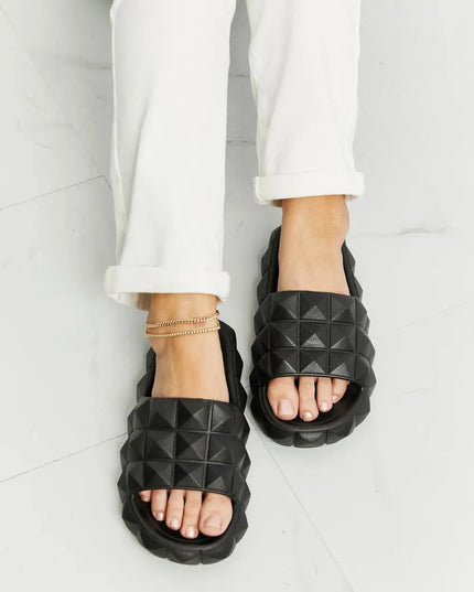 Legend Chic 3D Studded Slide Sandal