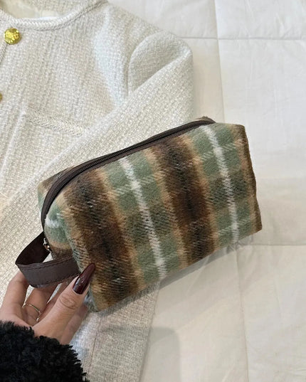 Contrast Plaid Clutch with Zipper