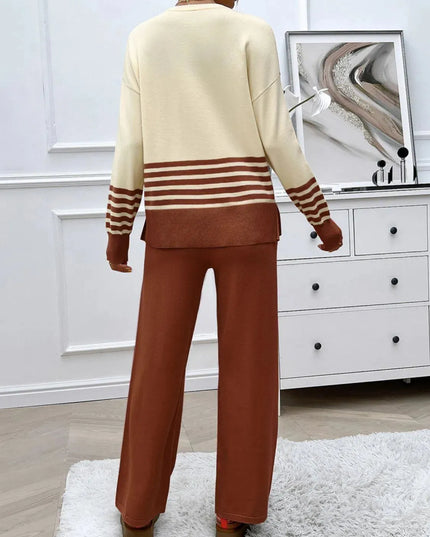 Conjunto elegante de top y pantalón de punto a rayas con aberturas