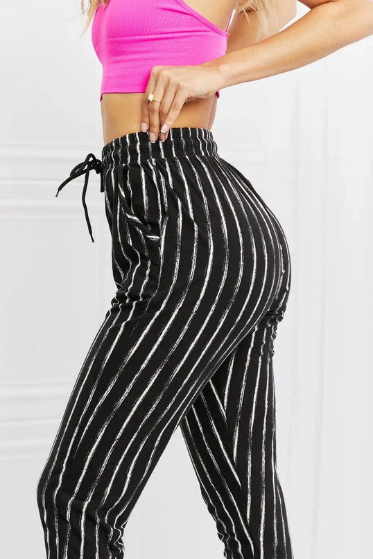 Cozy Striped Joggers with Pockets and Drawstring