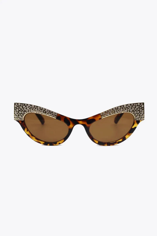 Glamorous Cat-Eye Sunglasses with UV400 Protection and Rhinestone Accents