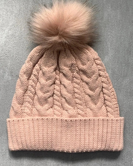 Gorro de punto trenzado con puños y pompón