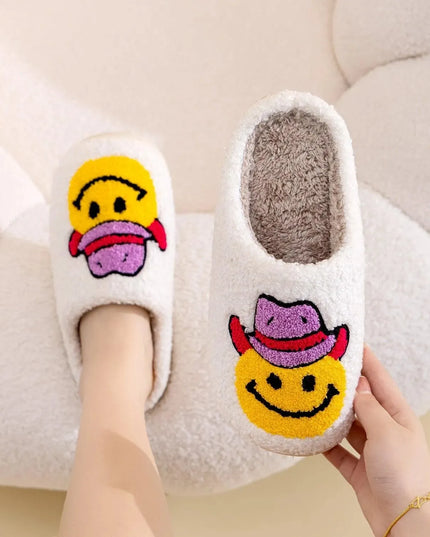 Pantuflas con cara sonriente y alegre