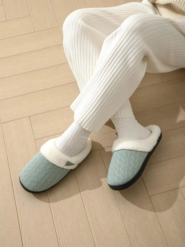 Pantuflas planas peludas con hebilla de cuerno acogedor