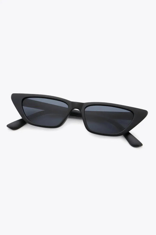 Elegantes gafas de sol tipo ojo de gato con protección UV400 y marco de policarbonato