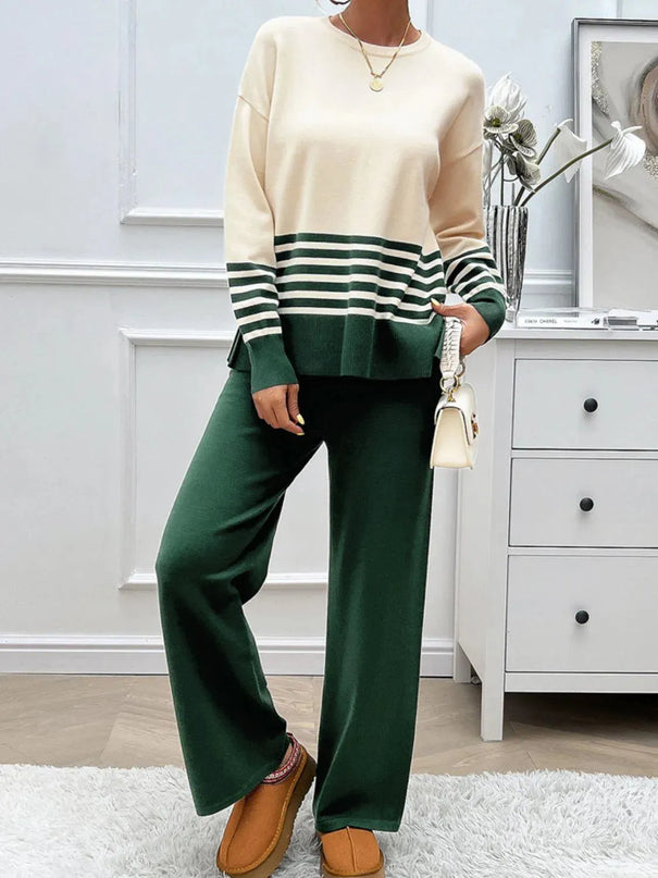 Conjunto elegante de top y pantalón de punto a rayas con aberturas