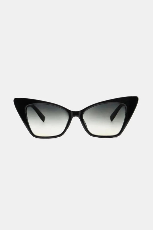 Chic Cat Eye Sunglasses with Acetate Lenses