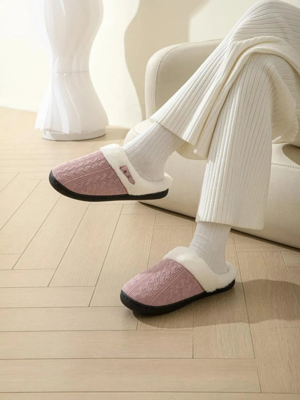 Pantuflas planas peludas con hebilla de cuerno acogedor