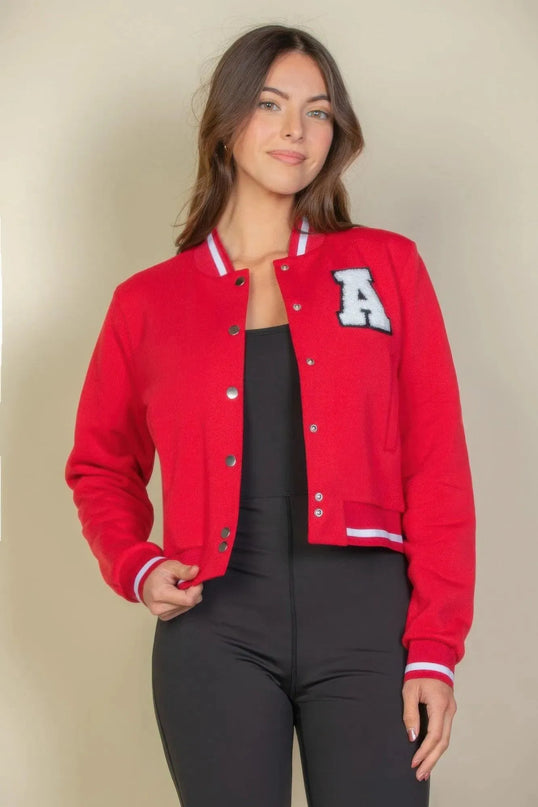 Chaqueta universitaria corta con parches de letras de Ezwear