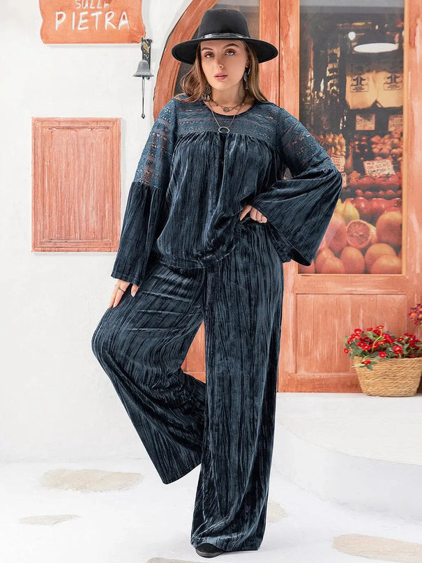 Conjunto de pantalón y top con mangas acampanadas y detalle de encaje Curvy Chic